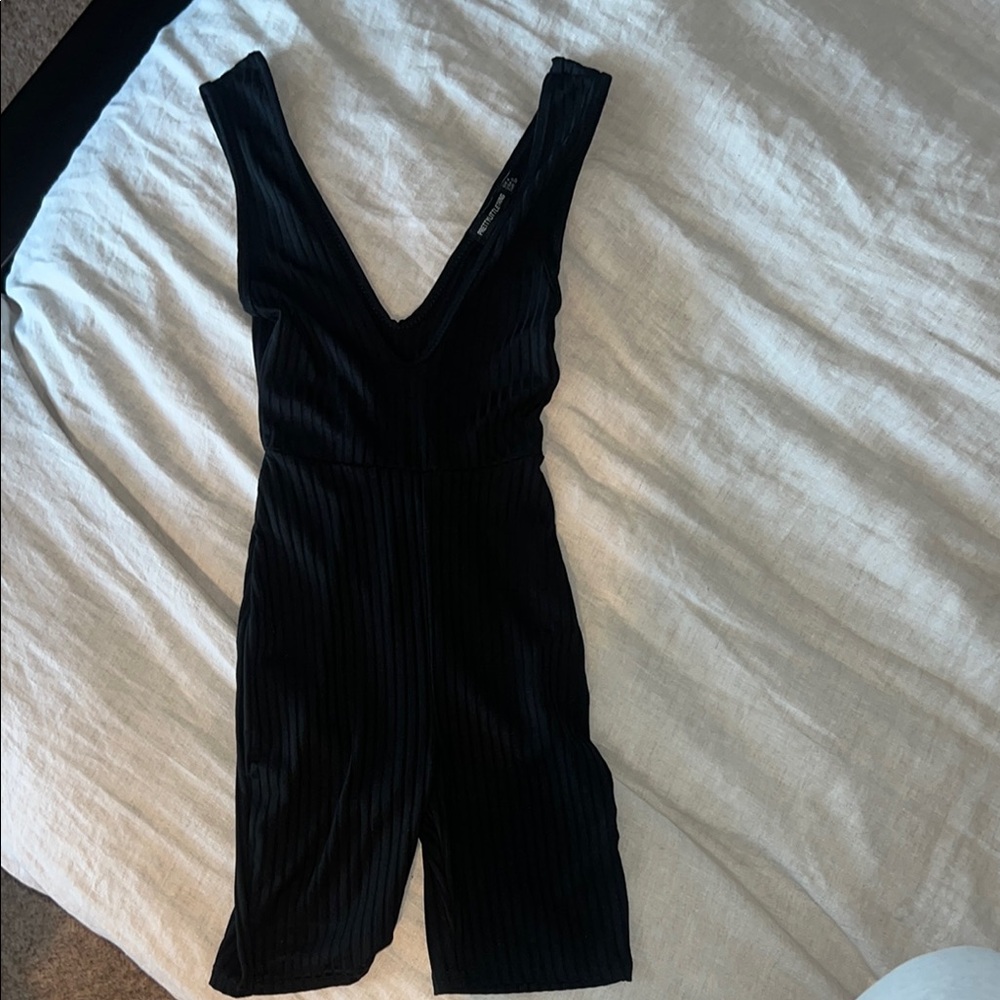 Black Sleeveless V-Neck Jumpsuit